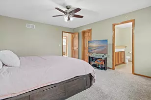 8304 Townsend Dr, Eden Prairie, MN 55344 - Photo 15