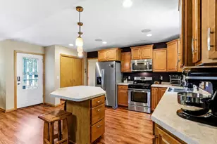 8594 Underwood Ln N, Maple Grove, MN 55369 - Photo 5