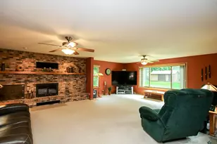 19634 Skyview Cir, Hutchinson, MN 55350 - Photo 5