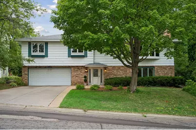 2863 Aglen Street, Roseville, MN 55113 - Photo 3