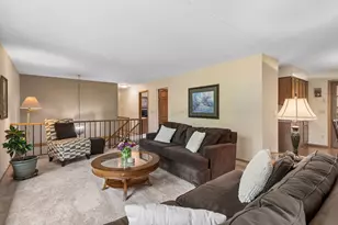 2863 Aglen St, Roseville, MN 55113 - Photo 7