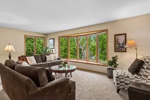 2863 Aglen St, Roseville, MN 55113 - Photo 5