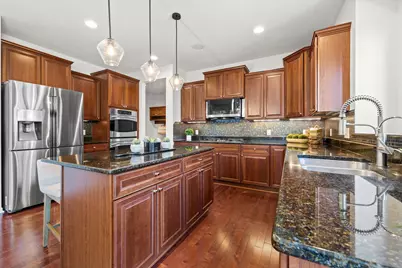 2550 Arrowhead Lane, Chanhassen, MN 55317 - Photo 7