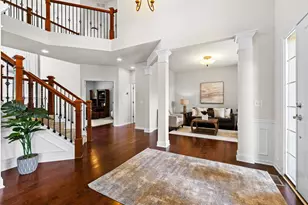 2550 Arrowhead Ln, Chanhassen, MN 55317 - Photo 9