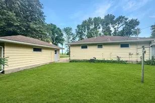 2727 34th St, Slayton, MN 56172 - Photo 13