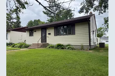 309 7th Avenue NE, Roseau, MN 56751 - Photo 1