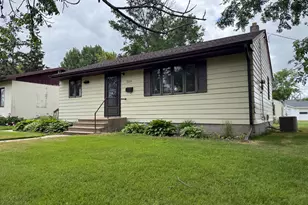 309 7th Ave NE, Roseau, MN 56751 - Photo 1