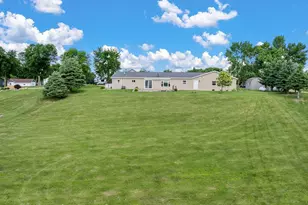 1559 Dickson Dr, Hendricks, MN 56136 - Photo 5