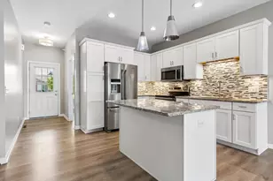 4147 Blakewood Dr, Shakopee, MN 55379 - Photo 5