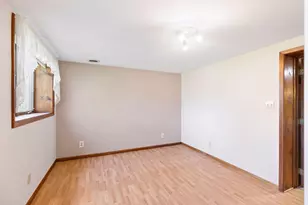 1923 Cottage Ave E, Saint Paul, MN 55119 - Photo 7