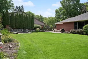 108 Knoll Cir E, Burnsville, MN 55337 - Photo 39