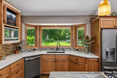 920 Pershing Circle, Burnsville, MN 55306 - Photo 5