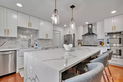 7001 Lanham Lane, Edina, MN 55439 - Photo 9