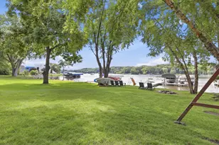 9247 Lake Riley Blvd, Chanhassen, MN 55317 - Photo 47