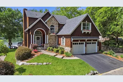 9247 Lake Riley Boulevard, Chanhassen, MN 55317 - Photo 3