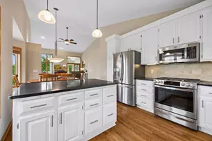 10730 Kiawah Dr, Eden Prairie, MN 55344 - Photo 19