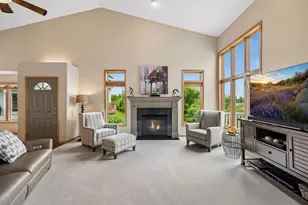 10730 Kiawah Dr, Eden Prairie, MN 55344 - Photo 7