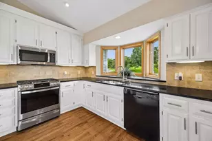 10730 Kiawah Dr, Eden Prairie, MN 55344 - Photo 17
