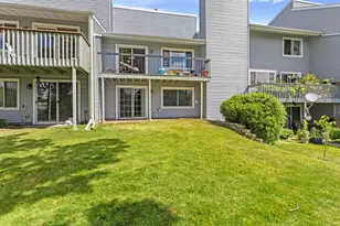 142 Canabury Ct, Little Canada, MN 55117 - Photo 1