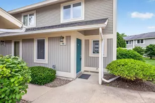 1916 Greenview Pl SW, Rochester, MN 55902 - Photo 1