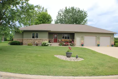 409 Fox Lake Avenue, Sherburn, MN 56171 - Photo 1