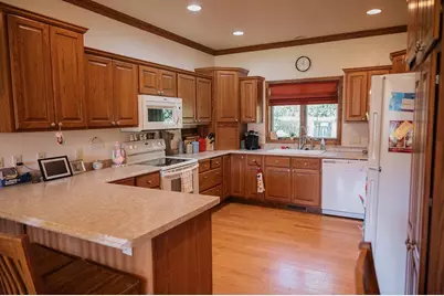 409 Fox Lake Avenue, Sherburn, MN 56171 - Photo 9