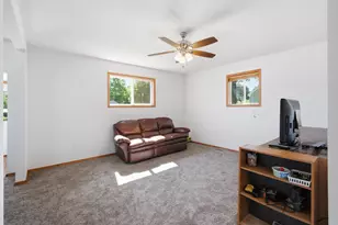 90 5th Ave NW, Wells, MN 56097 - Photo 11