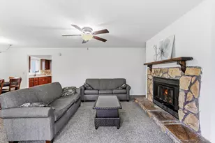1745 7th St E, Saint Paul, MN 55106 - Photo 3