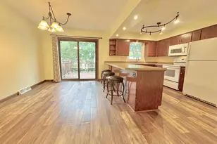 301 Southview Dr, Marshall, MN 56258 - Photo 5