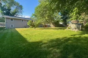 301 Southview Dr, Marshall, MN 56258 - Photo 23