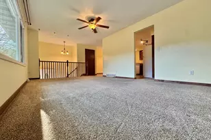 301 Southview Dr, Marshall, MN 56258 - Photo 3