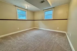 301 Southview Dr, Marshall, MN 56258 - Photo 15