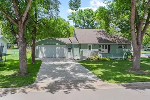 185 E Prairie St, Cottonwood, MN 56229 - Photo 1