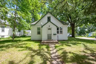 402 7th St NE, Staples, MN 56479 - Photo 1