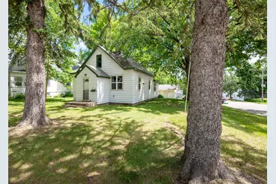 402 7th Street NE, Staples, MN 56479 - Photo 3