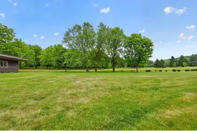 5185 Meadow Crossing Road SW, Rochester, MN 55902 - Photo 9