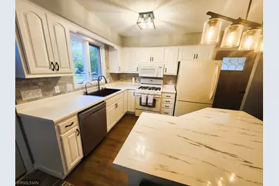 917 N Valley Street, New Ulm, MN 56073 - Photo 3