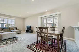 7582 38th St N, Oakdale, MN 55128 - Photo 9