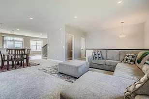 7582 38th St N, Oakdale, MN 55128 - Photo 5