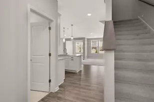 11281 Crestbury Dr, Woodbury, MN 55129 - Photo 3