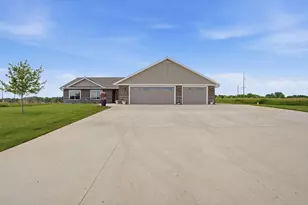 2752 9th Ave SE, Willmar, MN 56201 - Photo 5
