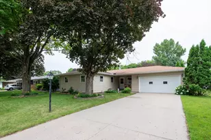 1808 Sunray Ave, Mankato, MN 56001 - Photo 1