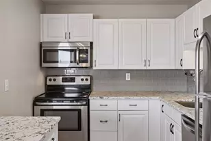 78 10th St E, Saint Paul, MN 55101 - Photo 9