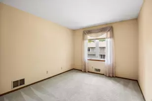 9922 Cavell Ave S, Bloomington, MN 55438 - Photo 17
