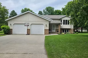 709 8th Ave SE, Barnesville, MN 56514 - Photo 1
