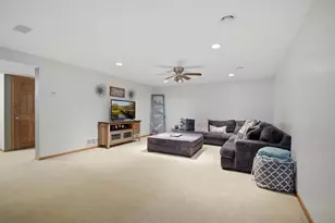 1102 28th St SW, Austin, MN 55912 - Photo 39
