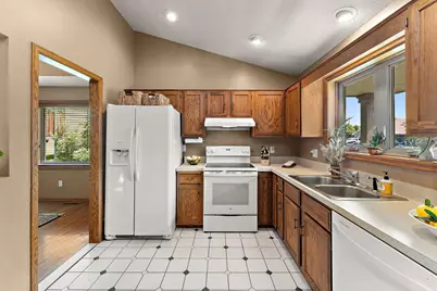 7775 Grinnell Way, Lakeville, MN 55044 - Photo 5