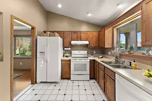 7775 Grinnell Way, Lakeville, MN 55044 - Photo 5
