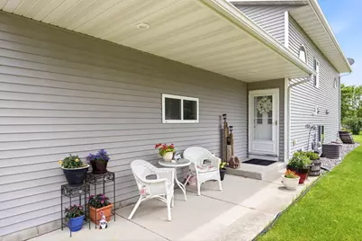 840 Cleveland Avenue SW, Hutchinson, MN 55350 - Photo 3