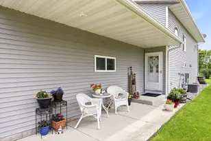 840 Cleveland Ave SW, Hutchinson, MN 55350 - Photo 3